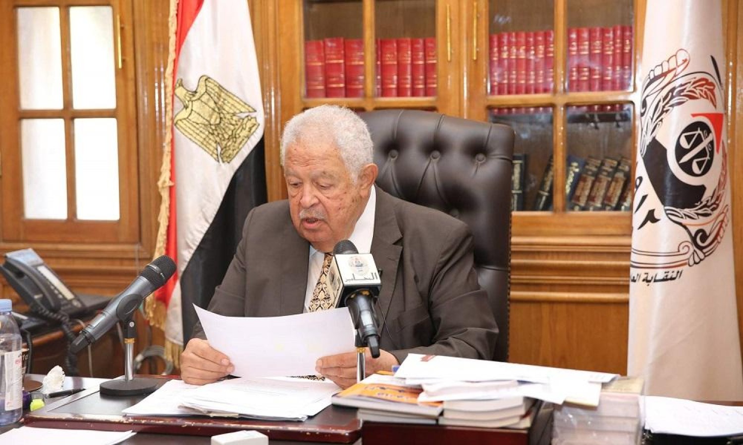 «رسالة مؤثرة» من رئيس اتحاد المحامين العرب قبل دقائق من رحيله وصورة للحظة وفاته