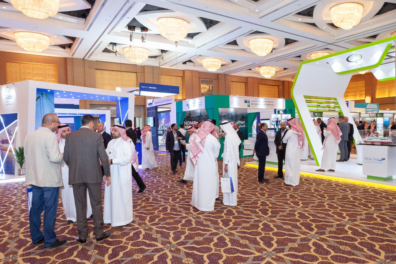 المؤتمر السعودي البحري يستعرض أبرز حلول البيانات الضخمة والتكنولوجيا المتقدمة في القطاع البحري .