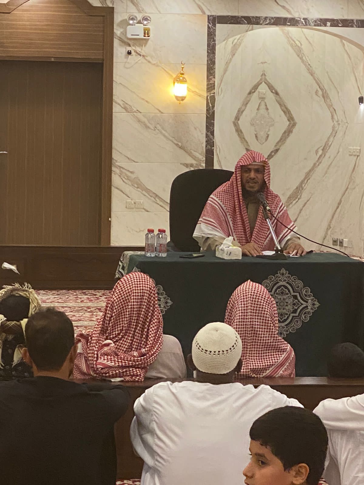 اسلامية جازان تقيم محاضرة دعوية في تعظيم أوامر الله ونواهيه بالريث
