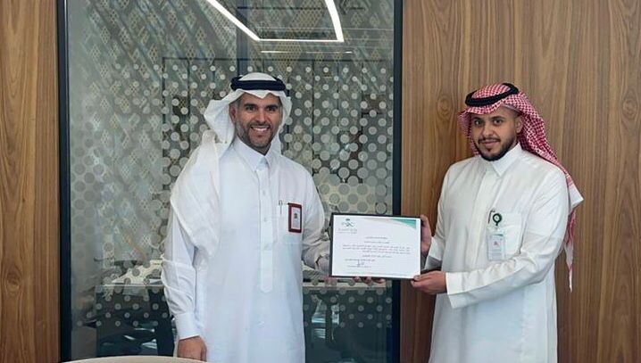 الشثري يودع الصحة ووكيل الشؤون الهندسية يكرمه