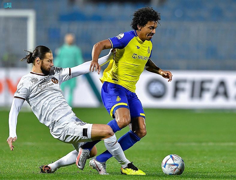 النصر يواصل صدارته لدوري روشن بعد تعادل سلبي مع الشباب