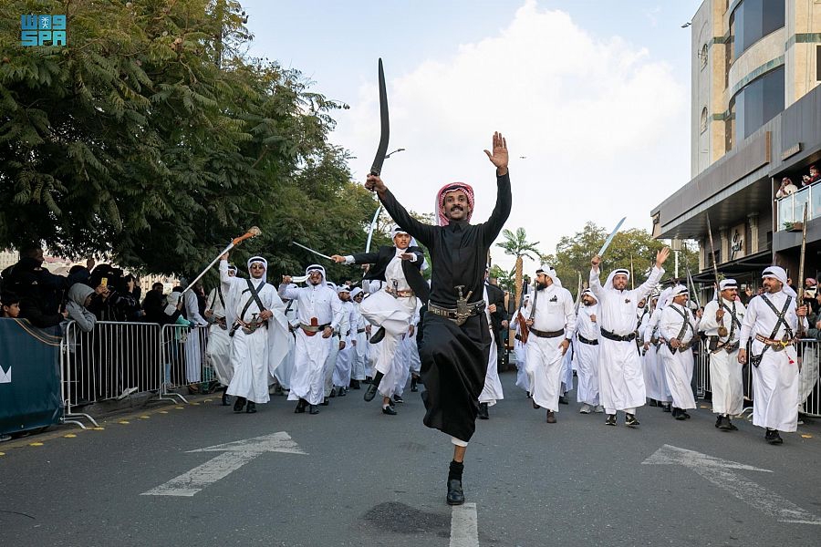 مهرجان "قمم الدولي" يعرض 14 فناً جبلياً عالمياً في قرى عسير