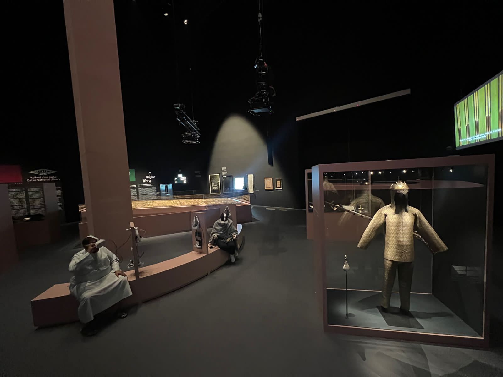 إثراء يعرض مقتنيات أثرية نادرة وقطعًا فنية في بينالي الفنون الإسلامية