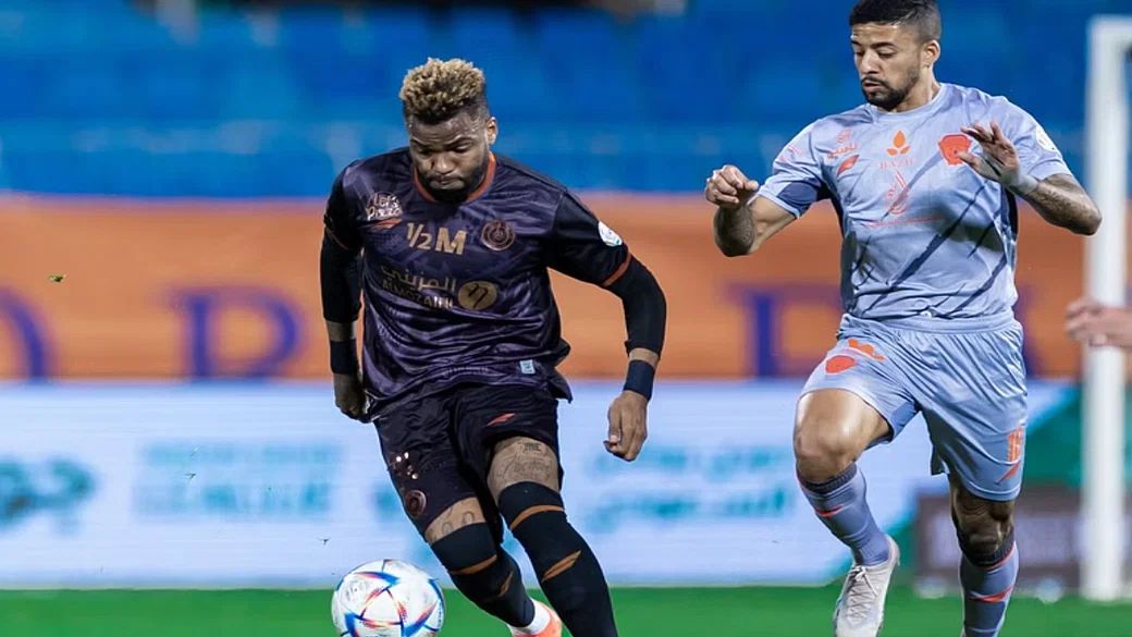 الشباب يتغلب على الفيحاء في مباراة من الجولة الـ 20