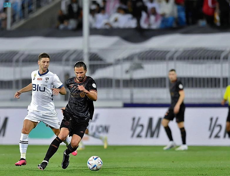 بثلاثية نظيفة الليوث تدك شباك الزعيم وتصعد للمركز الثالث