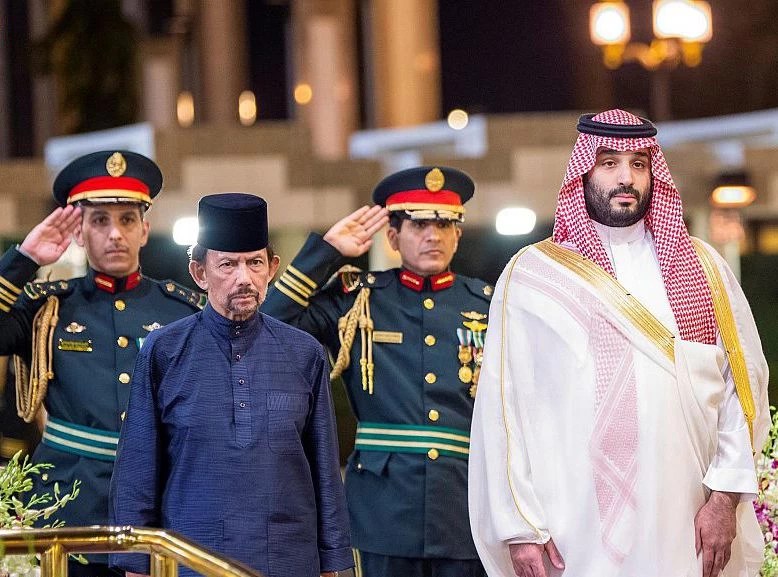 سمو ولي العهد يستقبل سلطان بروناي دار السلام