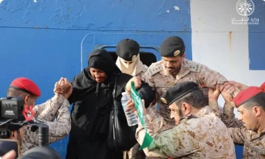 استمراراً لجهود المملكة في عمليات الإجلاء من جمهورية السودان.. وصول 187 شخصاً من رعايا الدول الشقيقة والصديقة إلى جدة