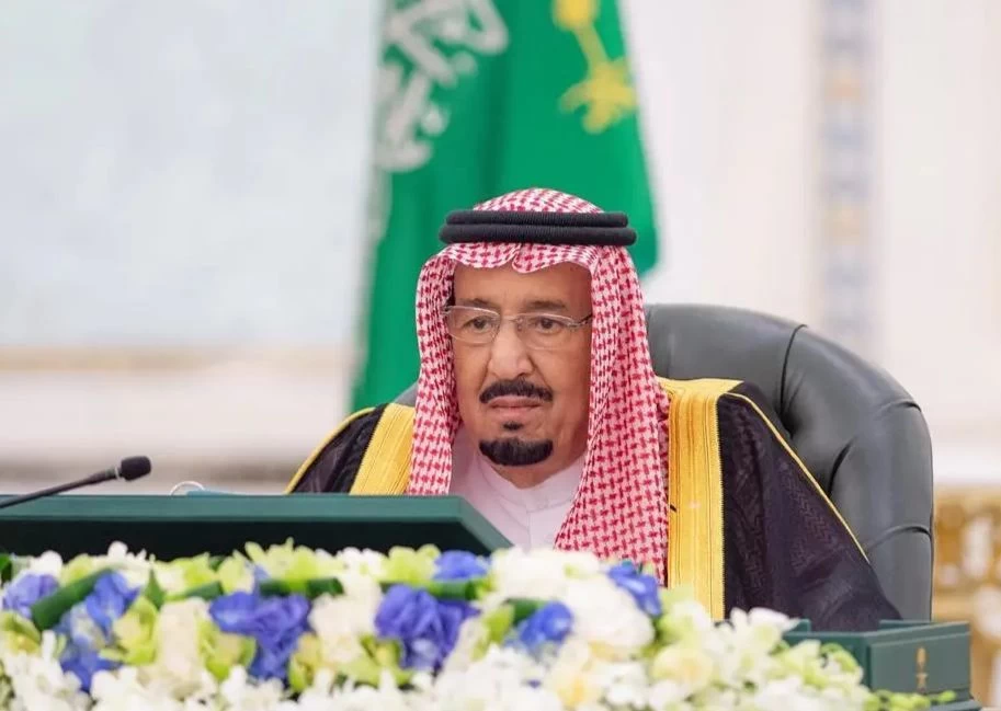 خادم الحرمين الشريفين يرأس جلسة مجلس الوزراء