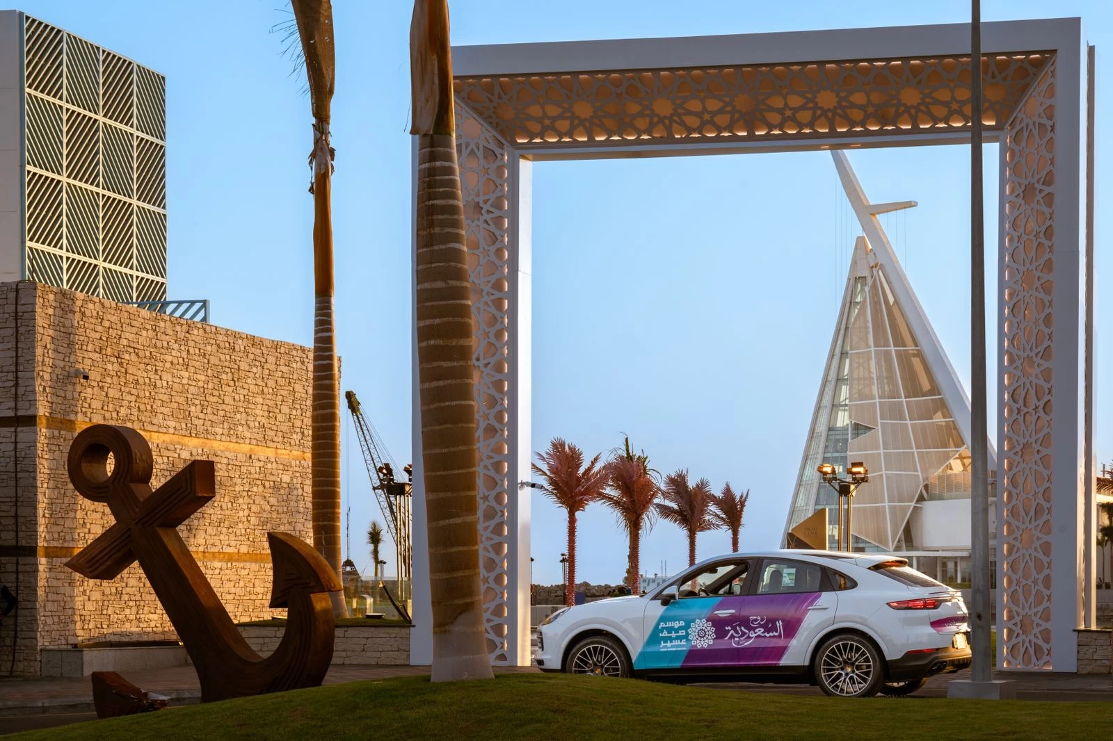 قافلة سيارات رياضية تُعيد اكتشاف "جَمال المملكة" من جدة إلى أبها