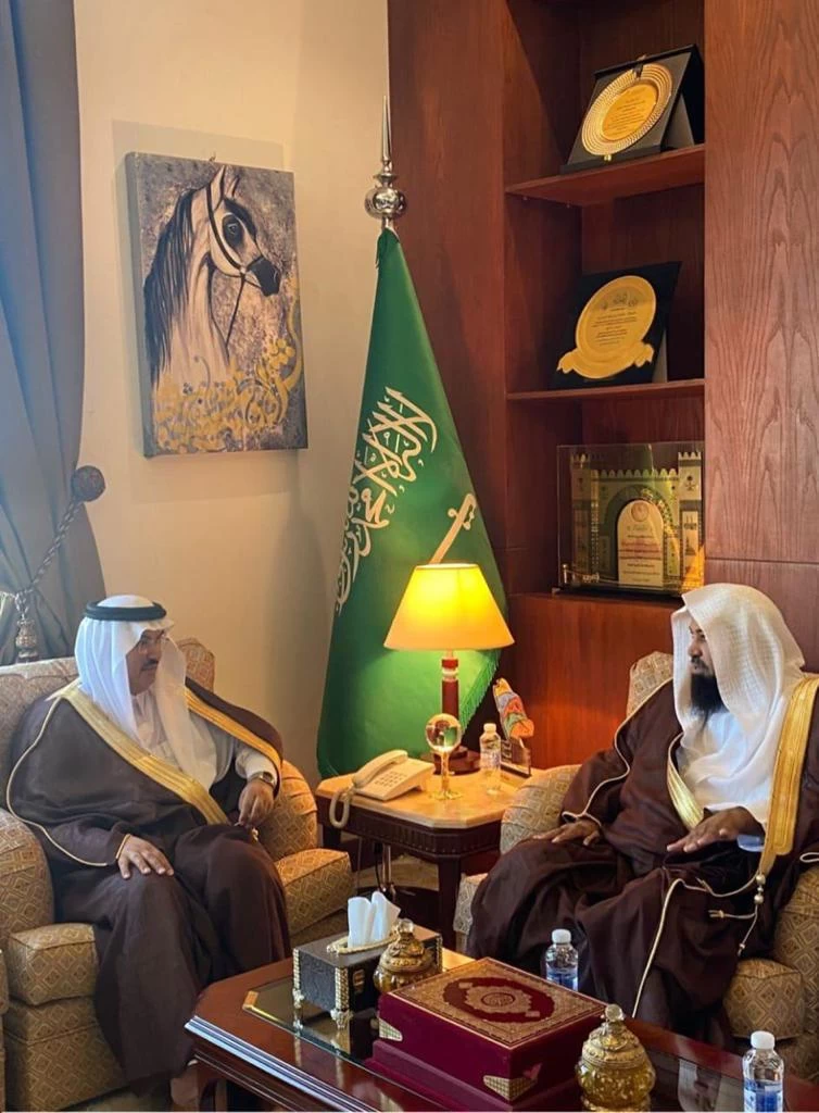 رئيس هيئة الأمر بالمعروف يزور محافظ الدوادمي ويطلعه على برنامج "فاجتبوه لعلكم تفلحون"