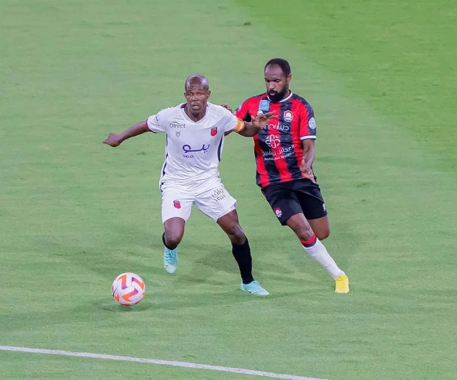 الرائد يحقق فوزاً مهماً على نظيره الرياض بثلاثية