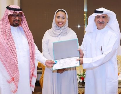 الخبراني يتسلم شهادة دورة “ فن الكتابة الصحفية” من سمو الأميرة ديمة بنت فهد ال سعود
