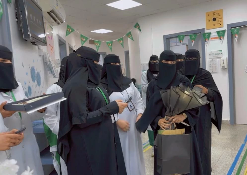صحي المعبوج يكرم المتدربة مريم مجرشي
