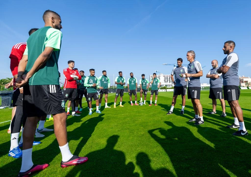 الأخضر السعودي يواصل تدريباته في معسكر البرتغال والدوسري ينضم للتدريبات الجماعية.