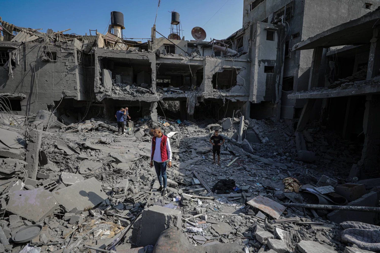 مقتل 9770 فلسطينياً بينهم 4008 أطفال بضربات إسرائيلية منذ 7 أكتوبر