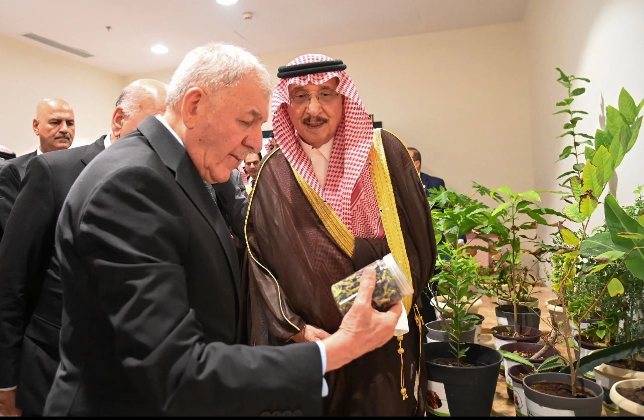 الرئيس العراقي يلتقي أمير جازان وعددًا من مشايخ القبائل والمسؤولين بالمنطقة..