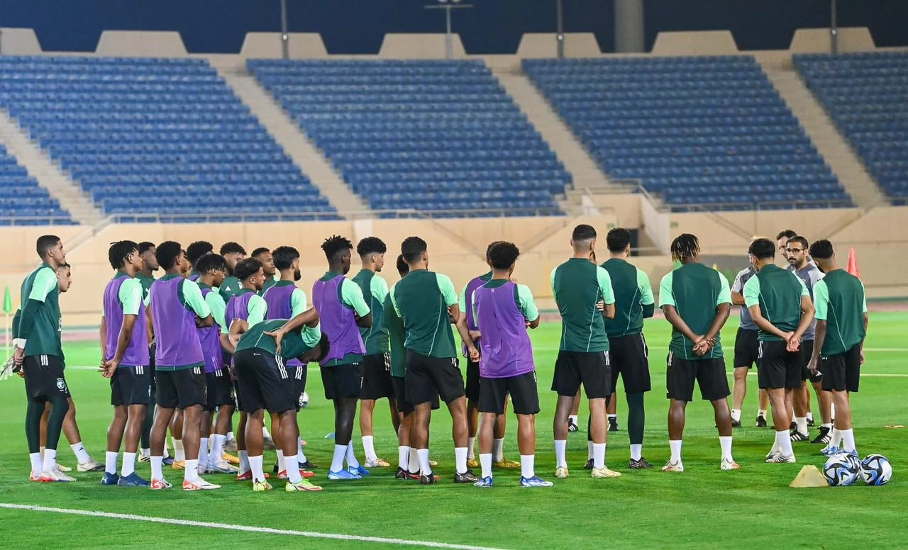 الأخضر يواصل استعداده للقاء منتخب باكستان ضمن التصفيات الآسيوية ، وسالم الدوسري يغادر المعسكر.