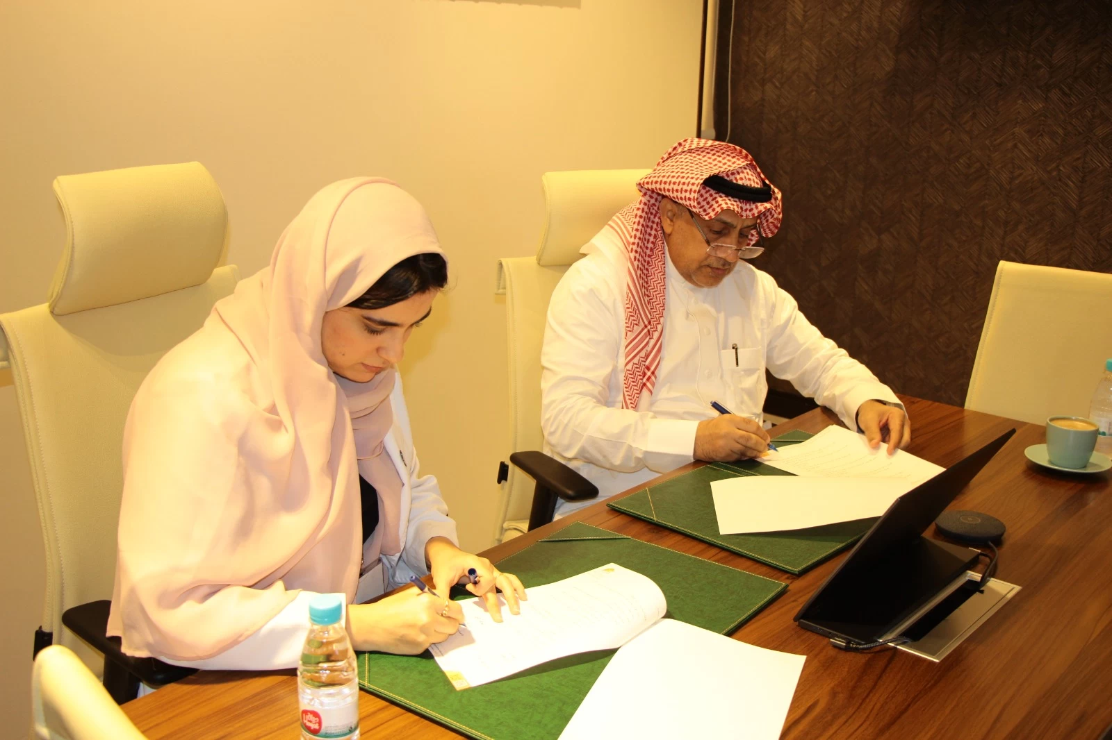 "بر جدة" توقع مذكرة تعاون مع مركز غفران لتقديم استشارات نفسية لمنسوبي الجمعية والأسر المستفيدة