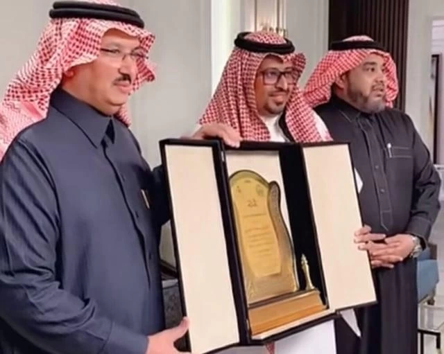 محافظ الدوادمي يسقبل الأخصائي أحمد الخبراني بمناسبة تكليفه مديرًا للخدمات الأمنية بوزارة الصحة