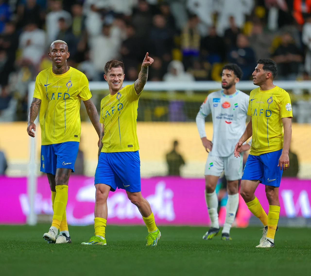 النصر يكسب نقاط الفتح بثنائية رونالدو وأوتافيو.