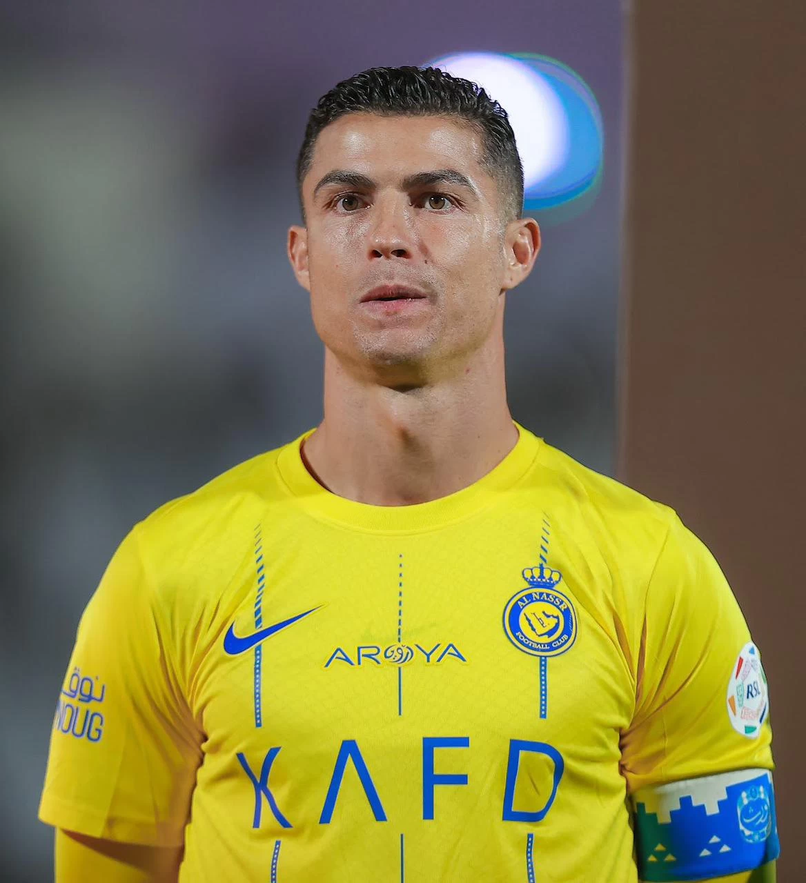 لجنة الانضباط والأخلاق تصدر عقوبة تقضي بإيقاف‬⁩" كريستيانو " وتغريمه 10 آلاف ريال وتلزمه بدفع 20 ألف لنادي الشباب.