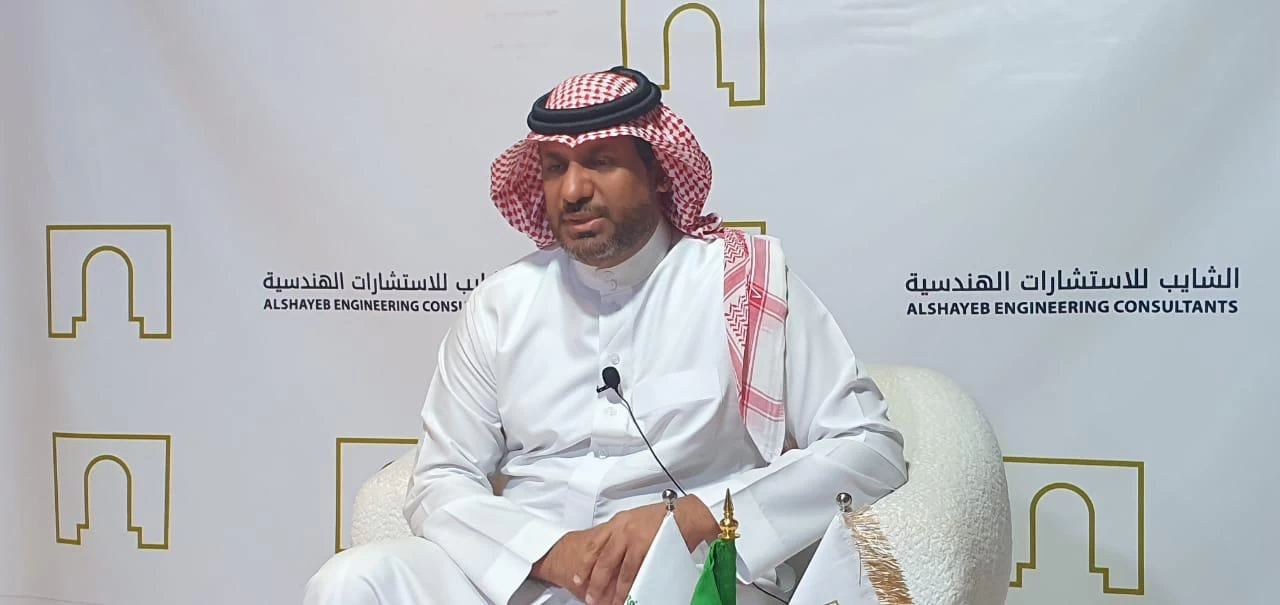 وكيل أدبي يستثمر هوايته الأدبية ويقدم برامج أدبية