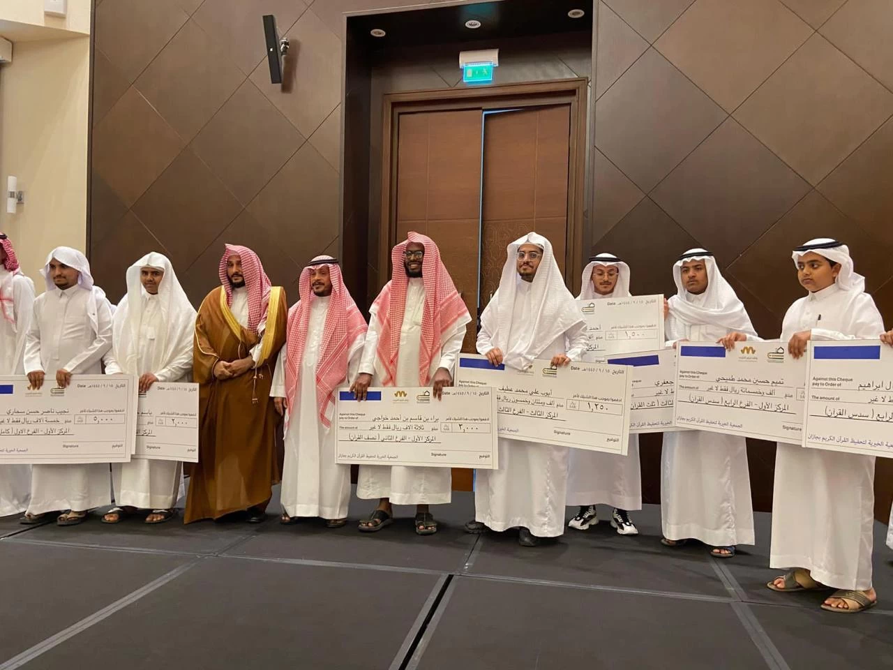 مدير عام الشؤون الإسلامية في جازان يرعى حفل تكريم حفَّاظ وحافظات كتاب الله