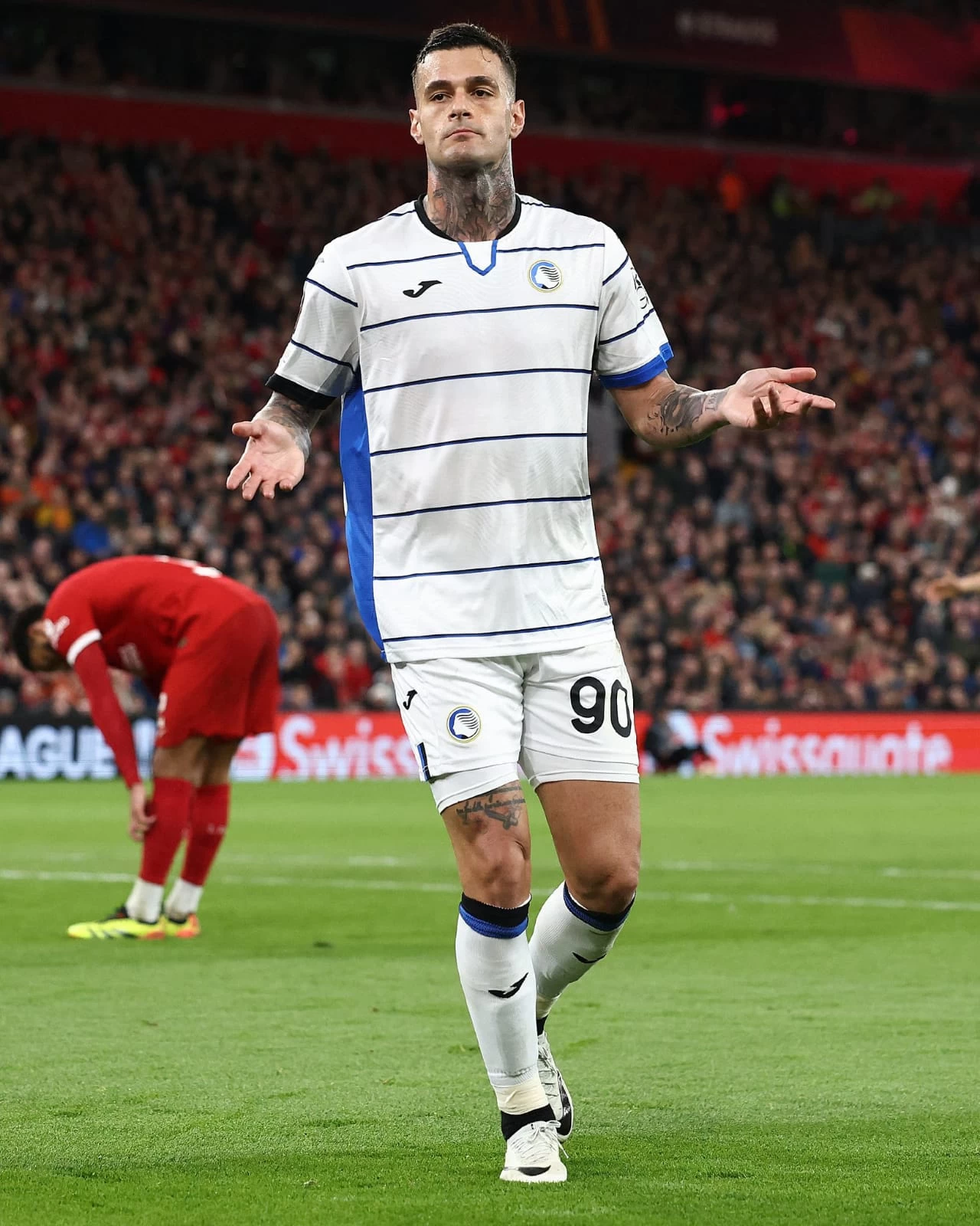 عقدة الطليان على ملعبه مستمرة .. ليفربول يخسر أمام أتالانتا بثلاثة أهداف نظيفة 