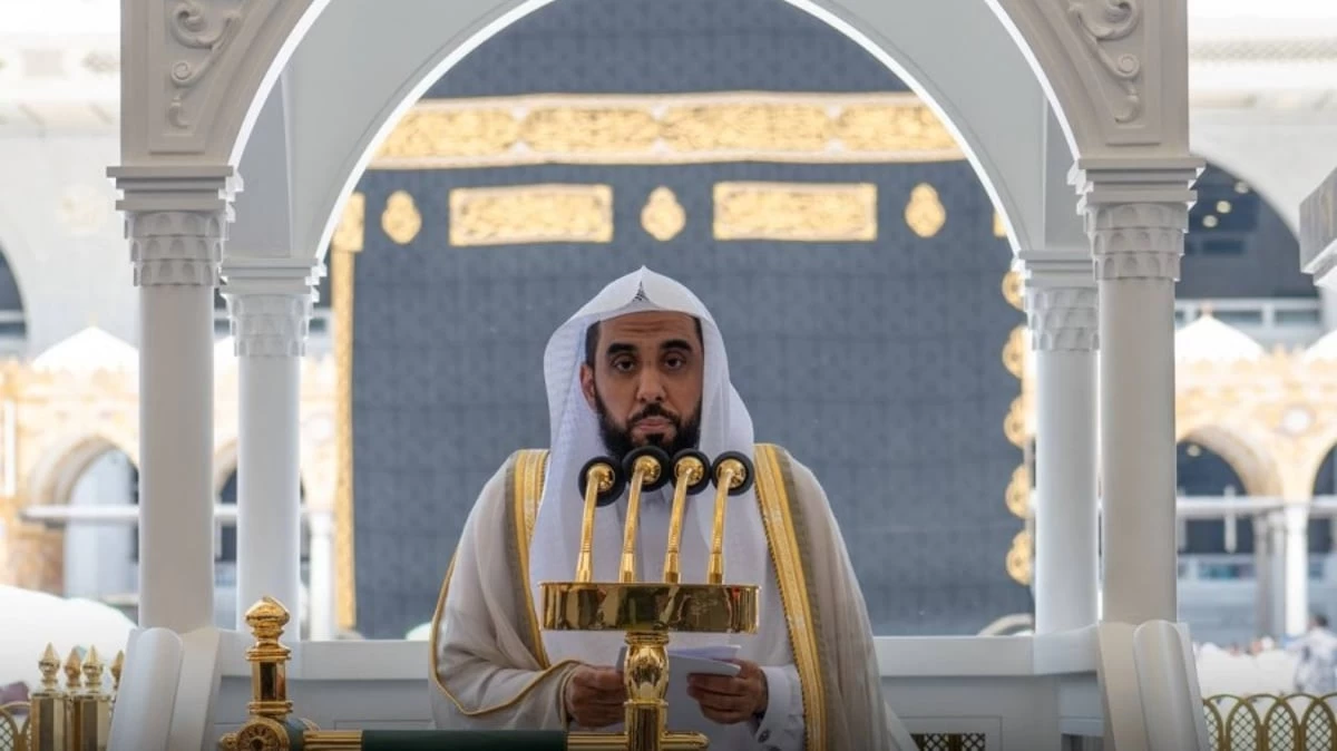 خطيب الحرم المكي : رب رمضان هو رب شوال : فلا تعودوا إلى الإساءة وطاعة الشيطان