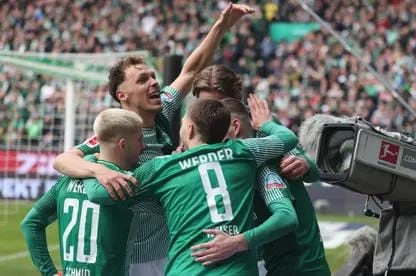 فيردر بريمن يعصف بآمال شتوتغارت باحتلال المركز الثاني بعد التغلب عليه 2_1