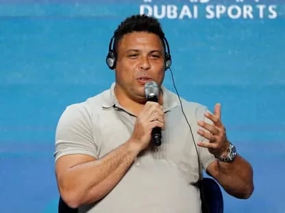 الظاهرة رونالدو يبيع "كروزيرو" نادي طفولته