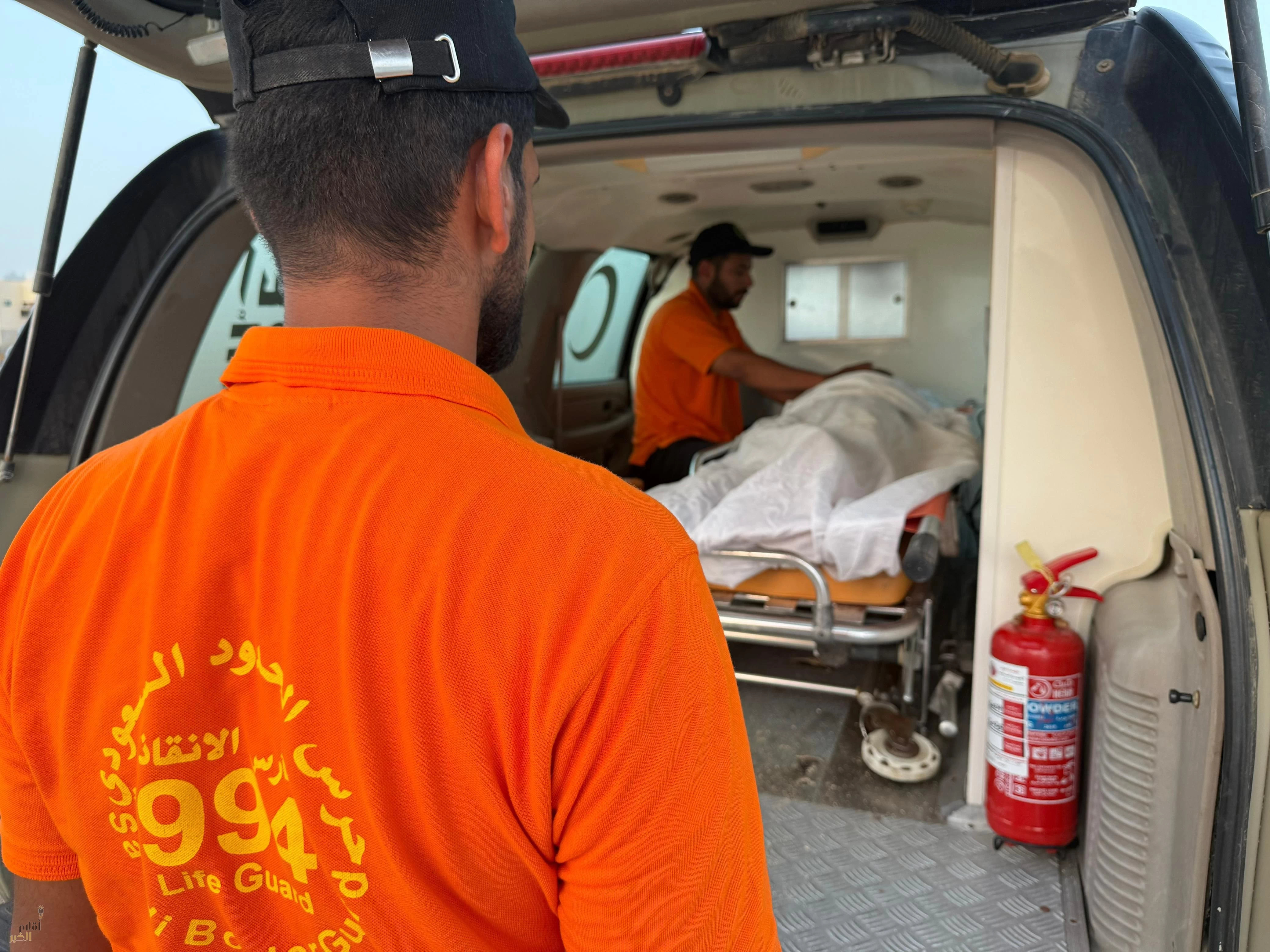 حرس الحدود بمنطقة المدينة المنورة ينقذ طفلًا من الغرق أثناء ممارسة السباحة