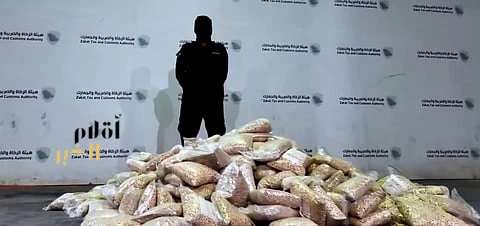 جمرك ميناء جدة الإسلامي يُحبط محاولة تهريب نحو 3 ملايين حبة من الإمفيتامين المخدر مُخبأة في إرسالية "زبدة الشيا"