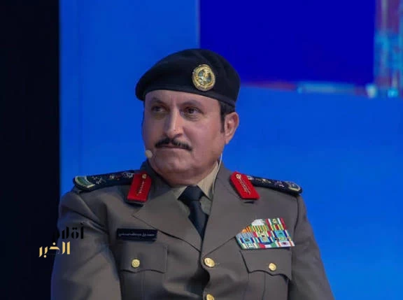 الفريق البسامي يصدر قرارات ترقية (4333) فردًا من منسوبي الأمن العام