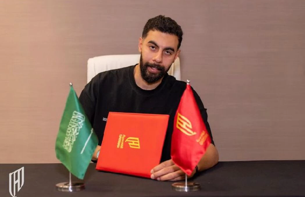 رسميًا... النجم الدولي لكرة الطاولة "بوشليبي" يوقع للقادسية