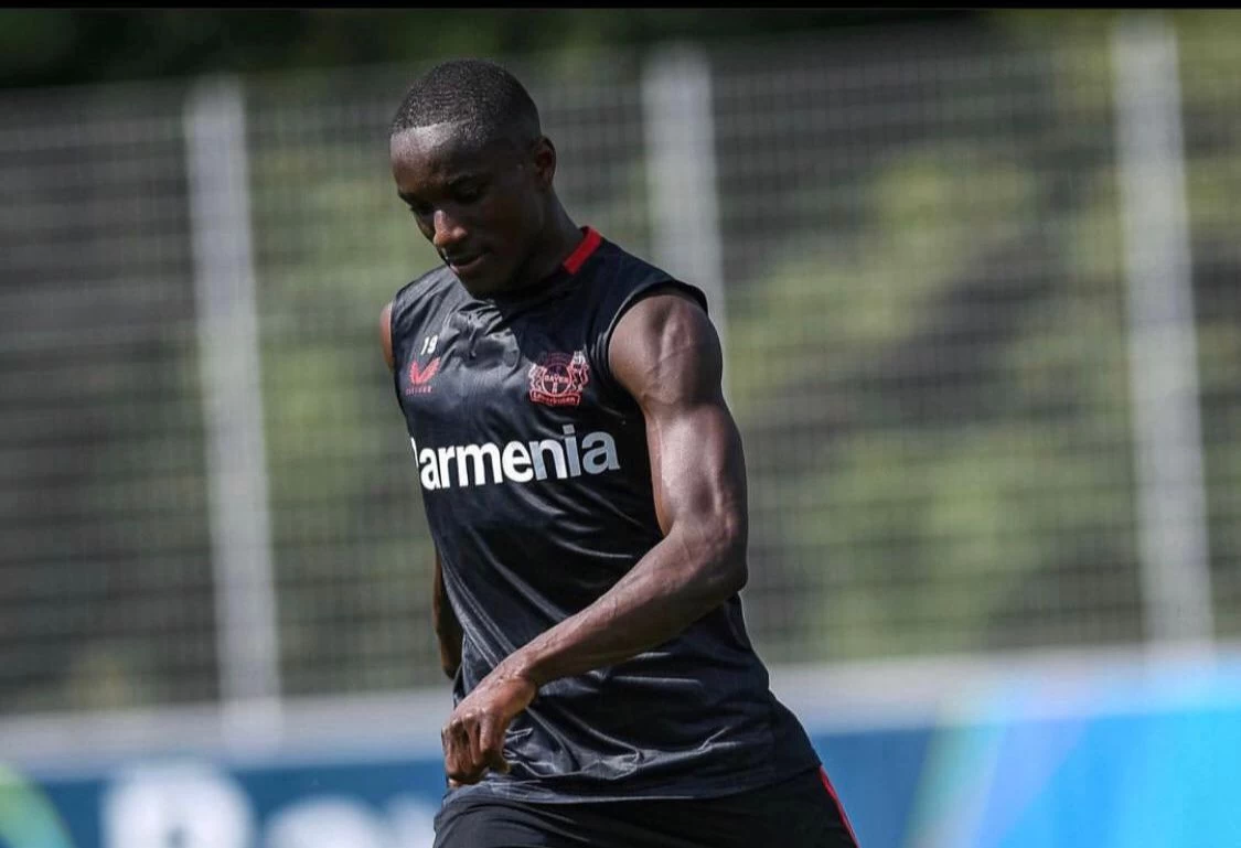 الاتحاد يضم نجم أستون فيلا