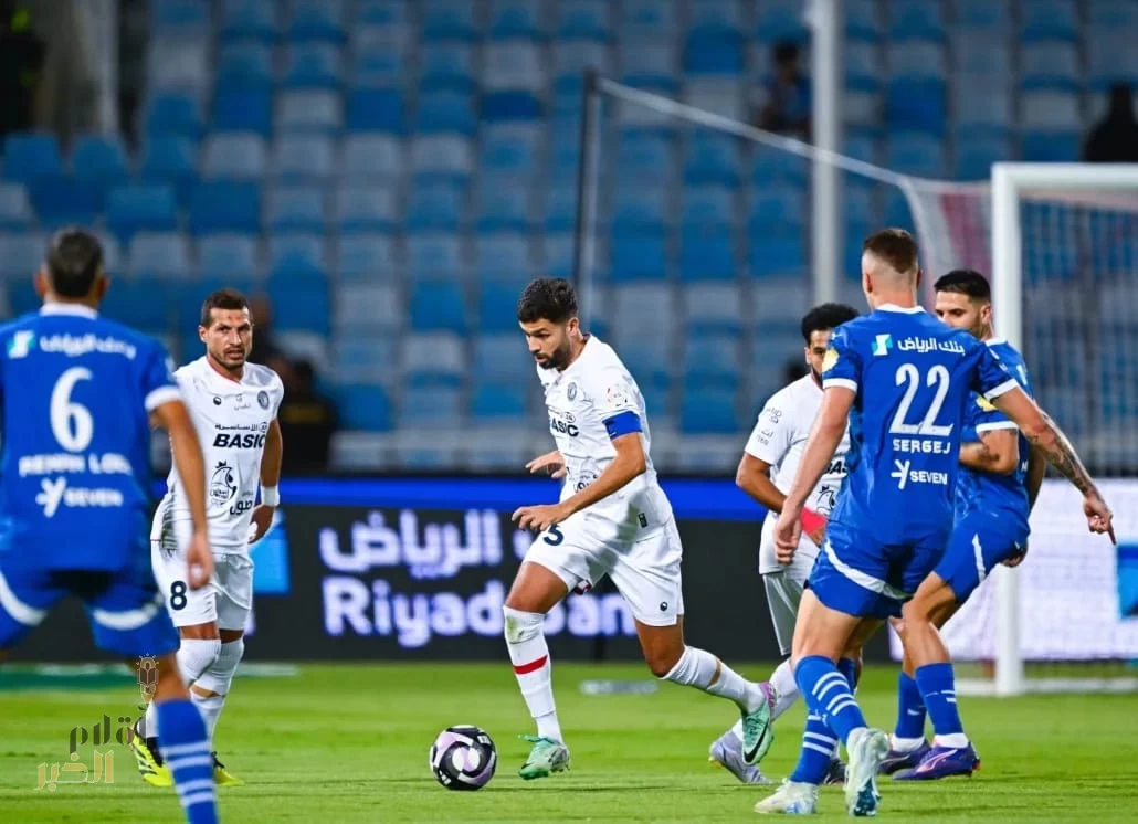 ميتروفيتش يقود الهلال لانتصار مثير على ضمك 