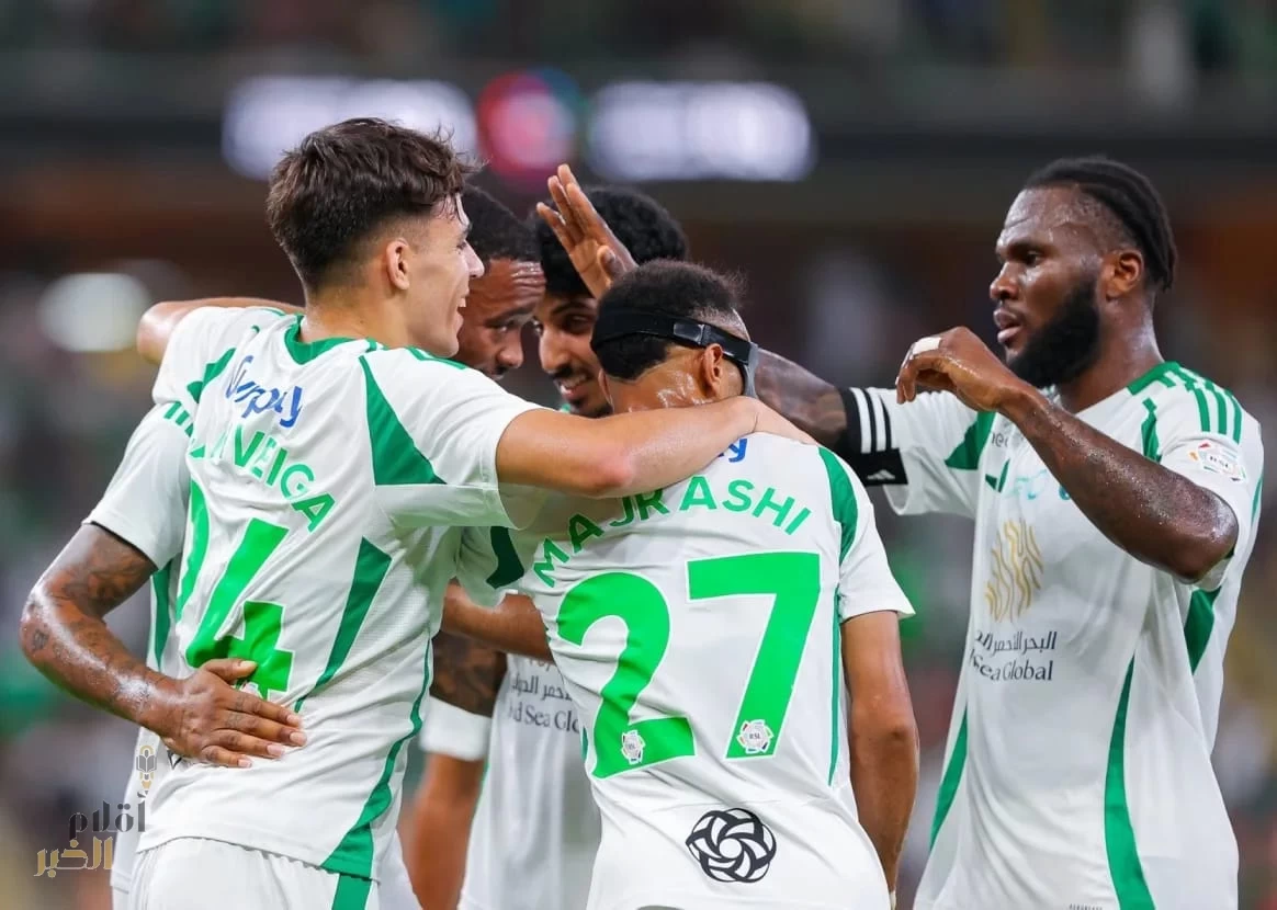 الأهلي ينتزع انتصاراً مثيراً من ضمك في اللحظات الأخيرة