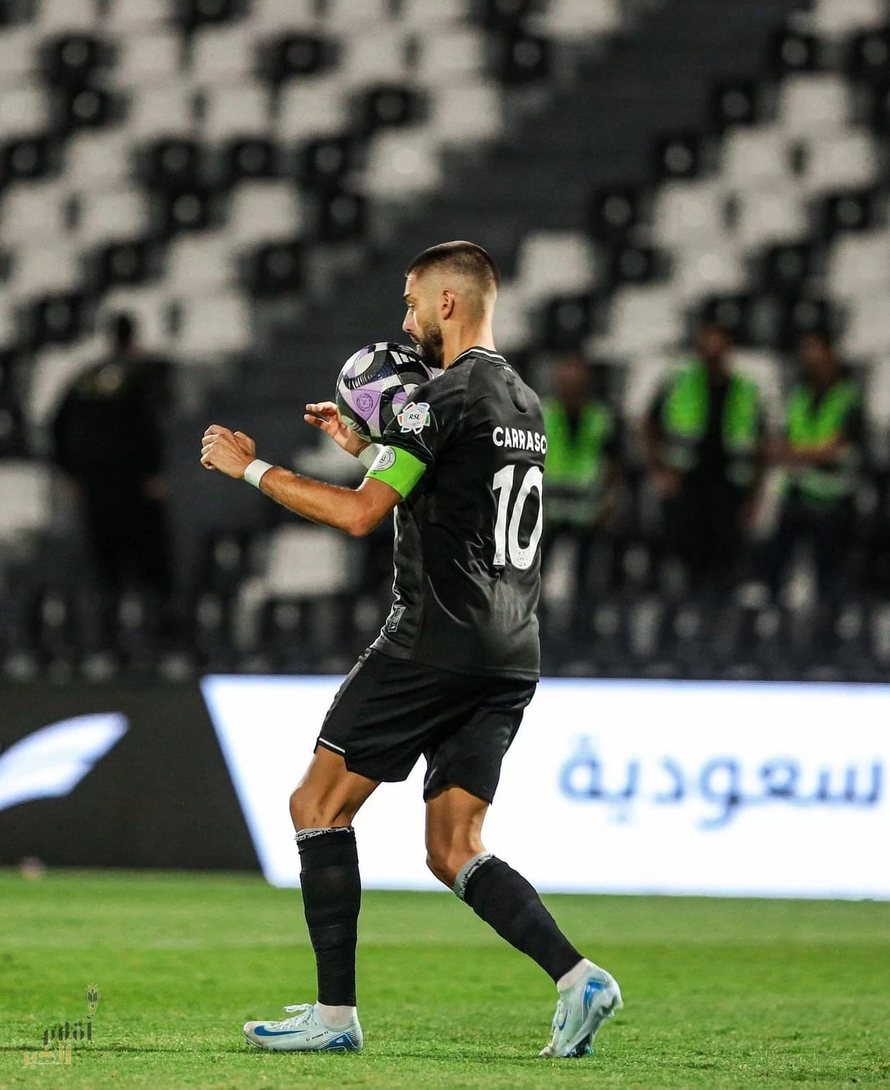 الشباب يقلب الطاولة على الرائد ويواصل حصد النقاط 