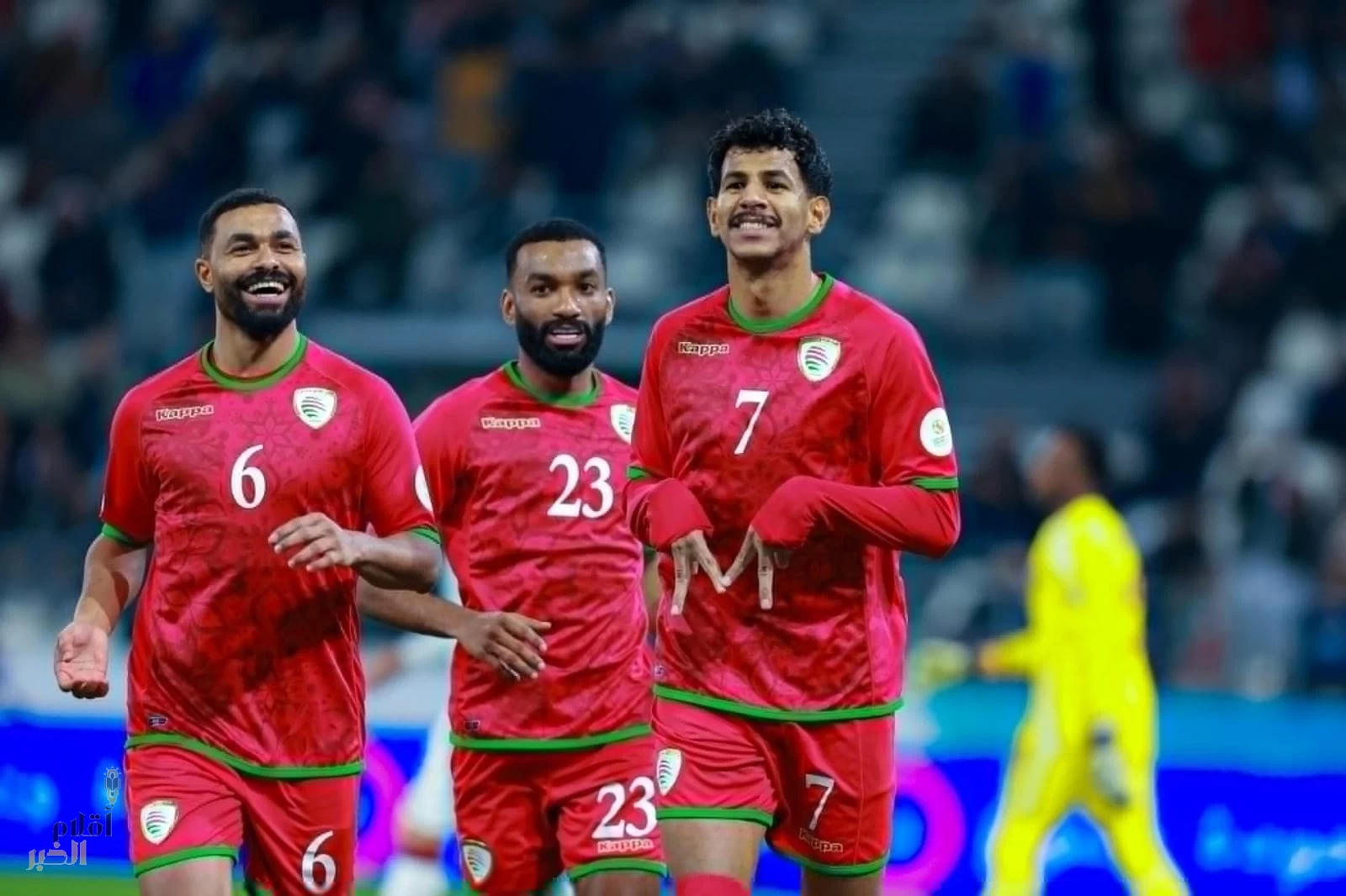 عُمان تقلب الطاولة على قطر وتتصدر المجموعة الأولى