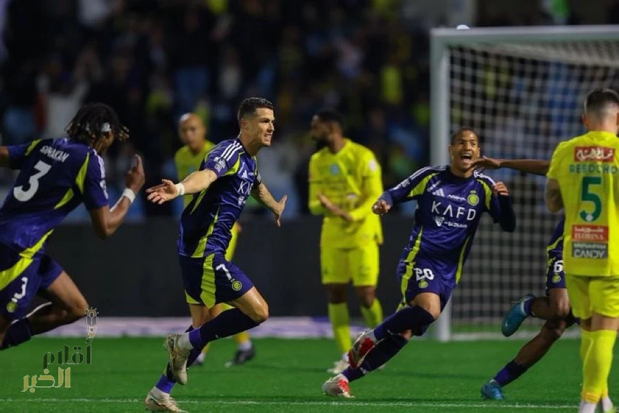 رونالدو يقود النصر لهزيمة الخليج ويعتلي صدارة الهدافين