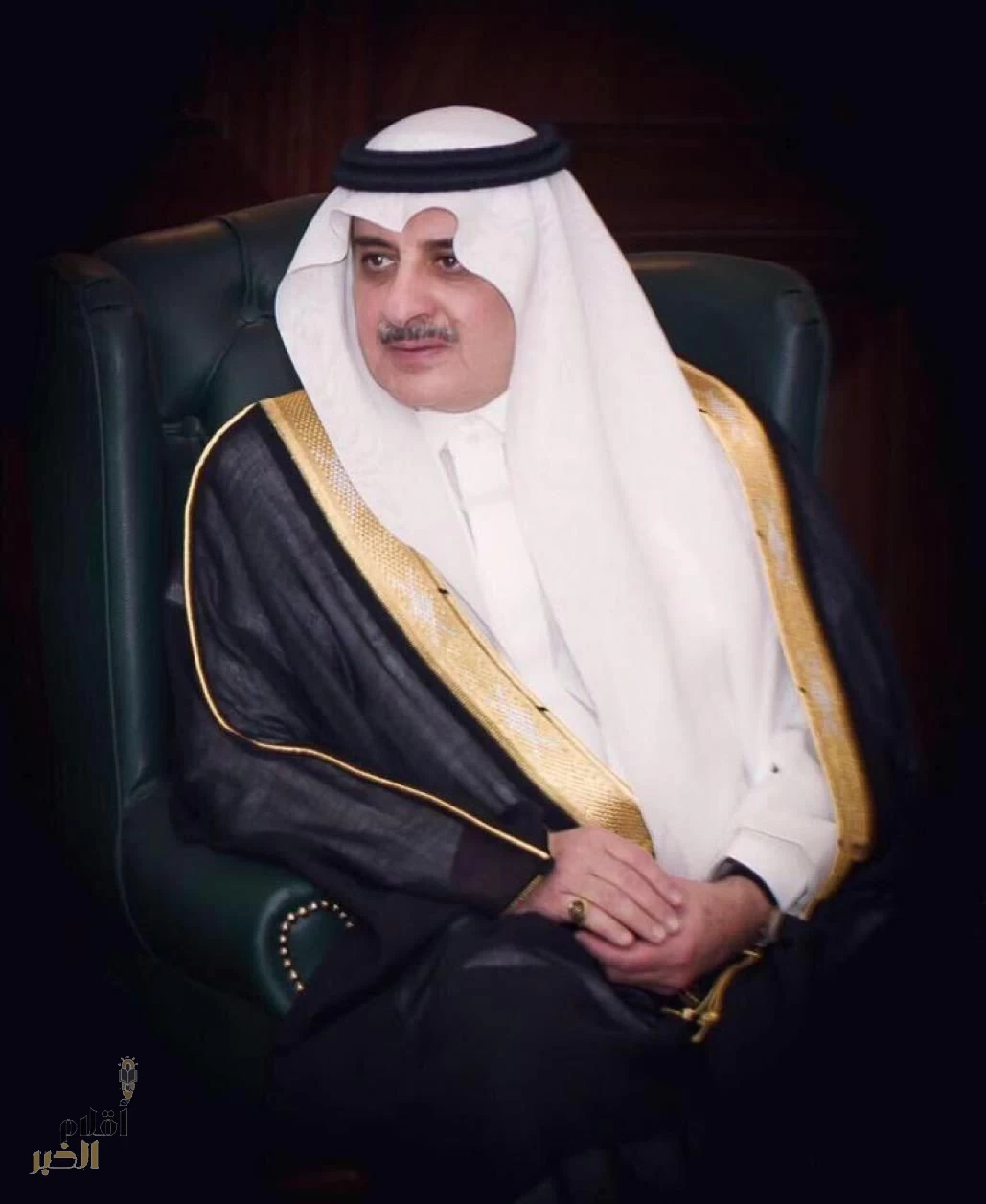 أمير منطقة تبوك يطمئن على صحة الشيخ عون أبو طقيقه