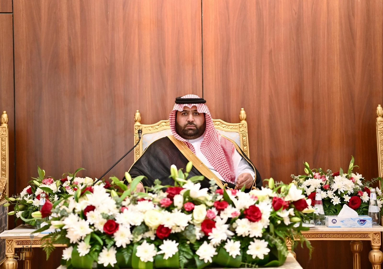 أمير جازان ونائبه يلتقيان مشايخ وأهالي محافظة العيدابي ويطّلعان على مشروعاتها التنموية