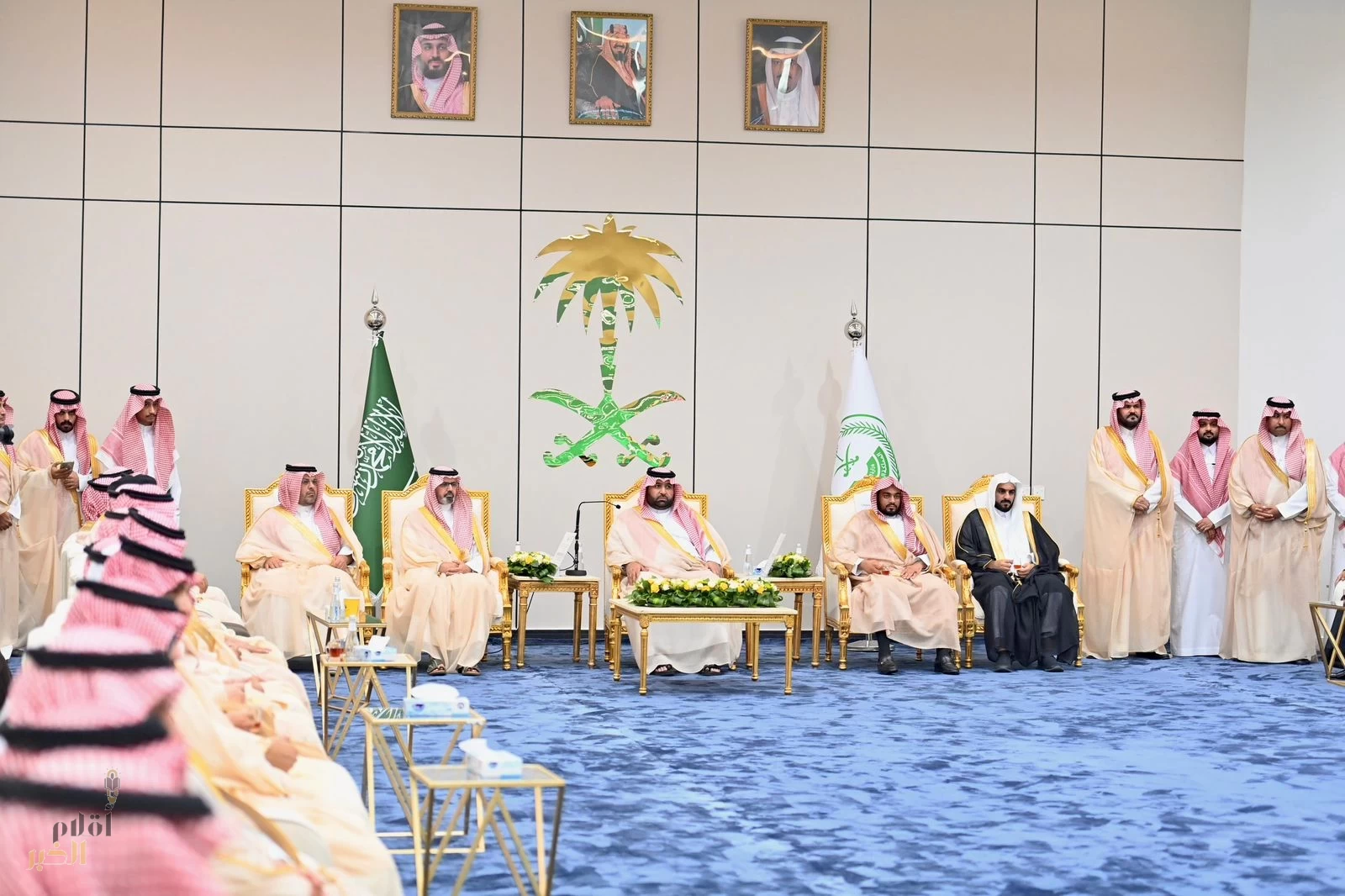 أمير منطقة جازان ونائبه يلتقيان مشايخ وأهالي محافظة الدرب