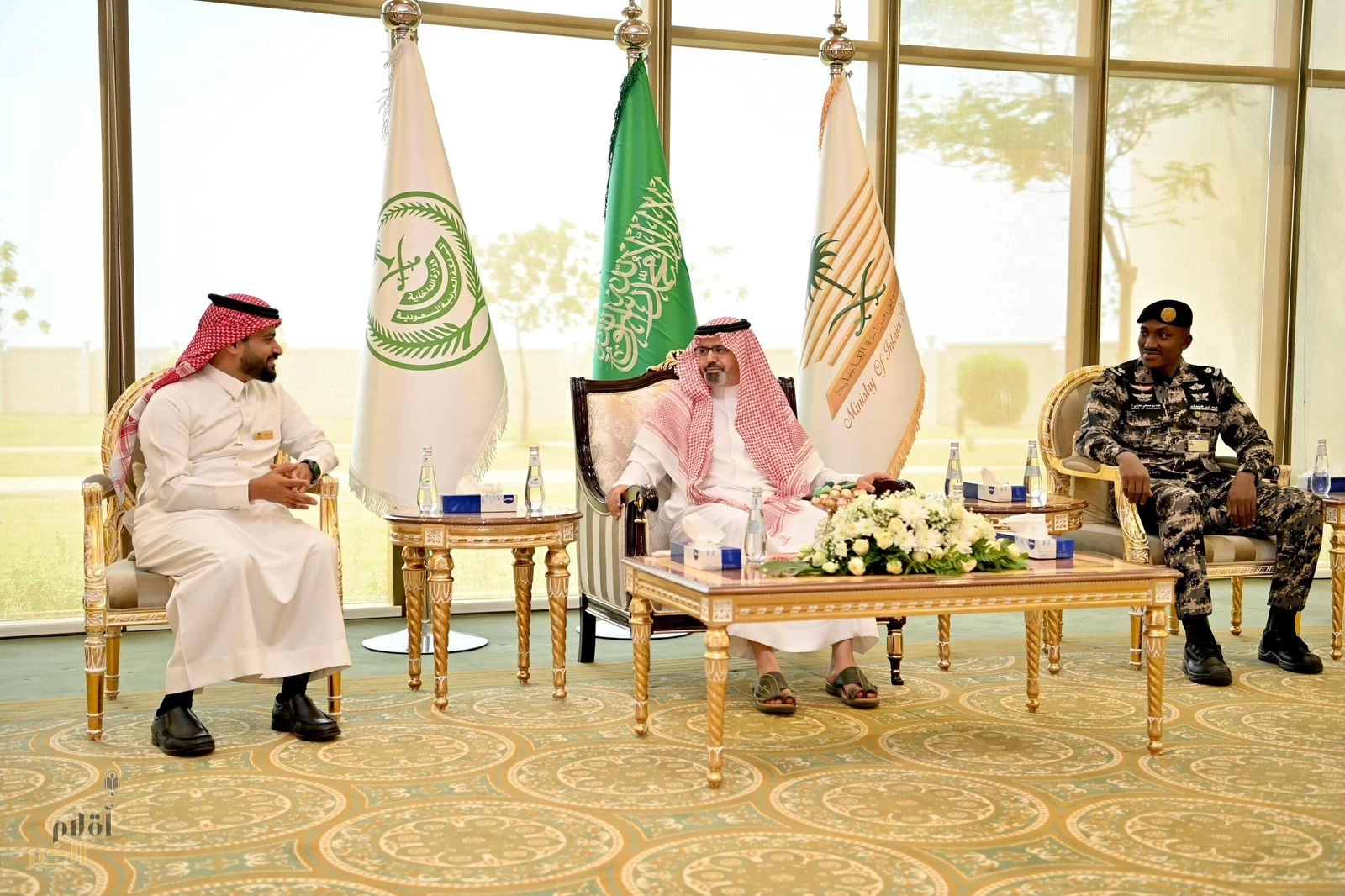 نائب أمير جازان يزور نادي منسوبي وزارة الداخلية في المنطقة