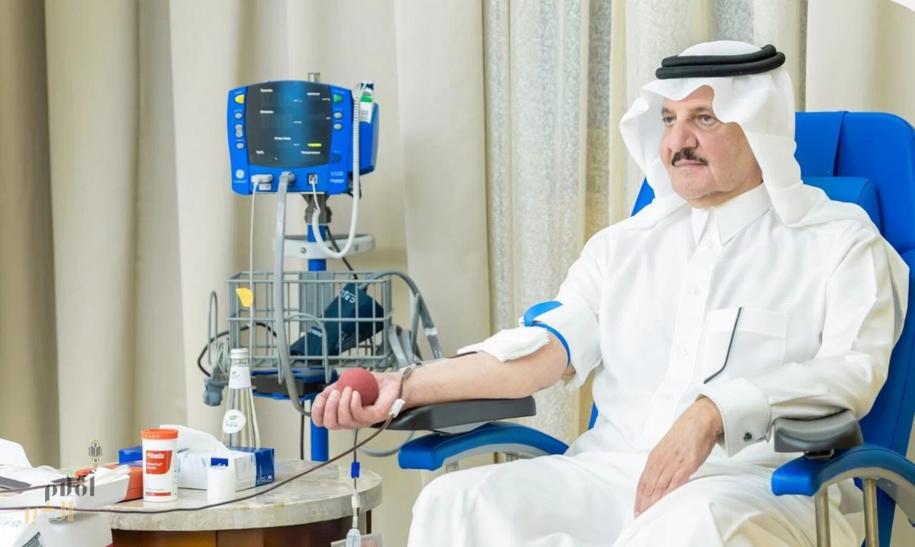 أمير المنطقة الشرقية يشارك في الحملة الوطنية للتبرع بالدم التي أطلقها سمو ولي العهد