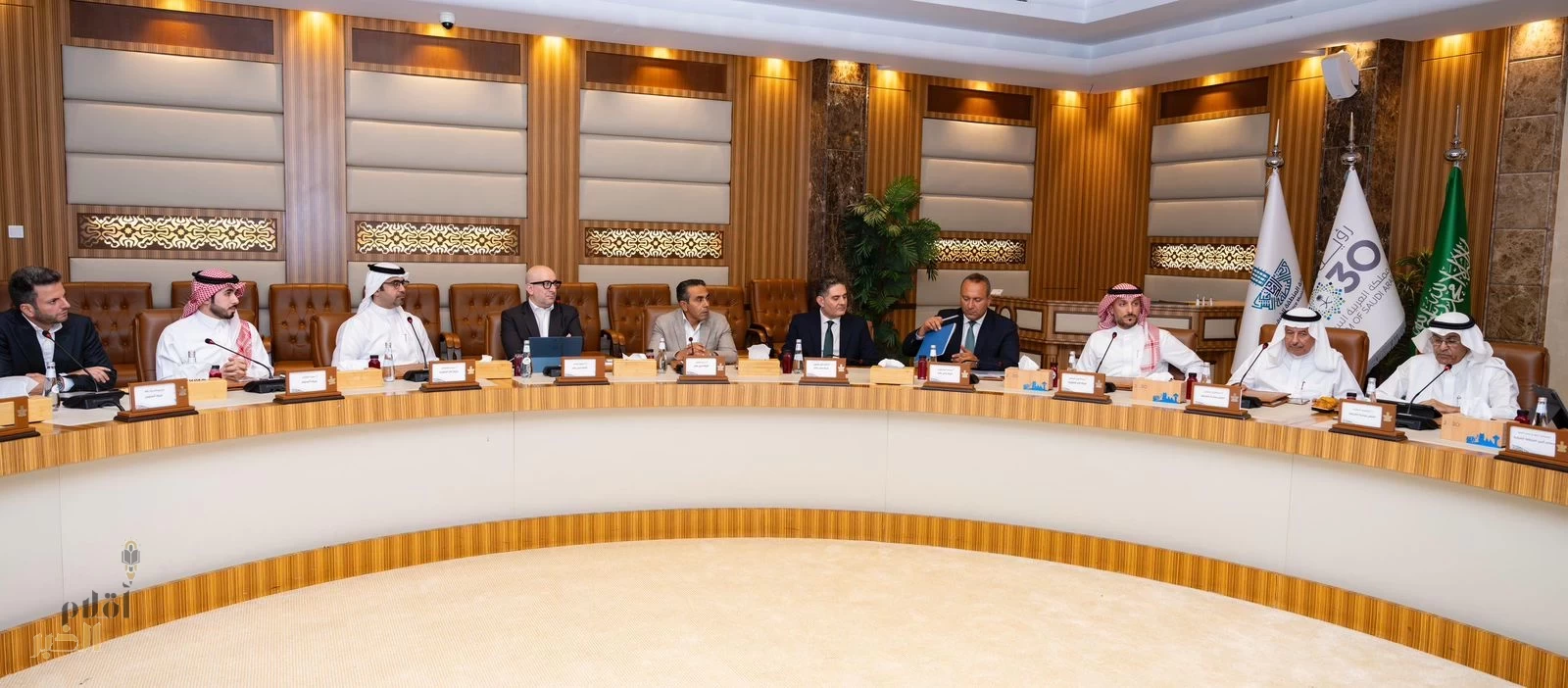 الأمانة وهيئة تطوير الشرقية يبحثان مع المستثمرين فرص تطوير البنية التحتية والنقل والطرق