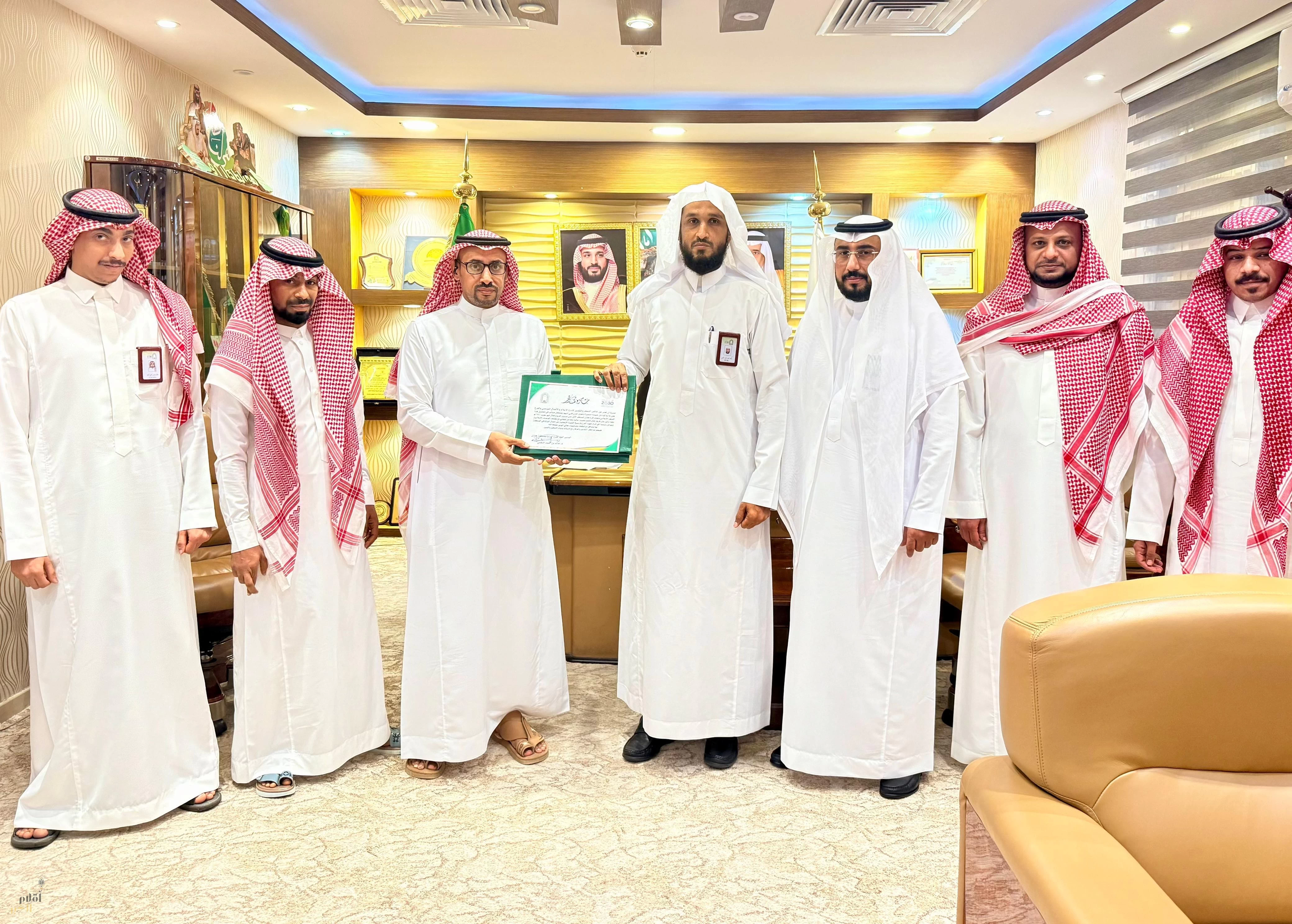 مدير عام فرع الشؤون الإسلامية في جازان يكرم إدارة الإعلام والاتصال المؤسسي