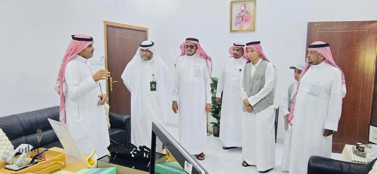 وكيل محافظة أحد المسارحة يزور جمعية البر الخيرية ويطّلع على برامجها التنموية
