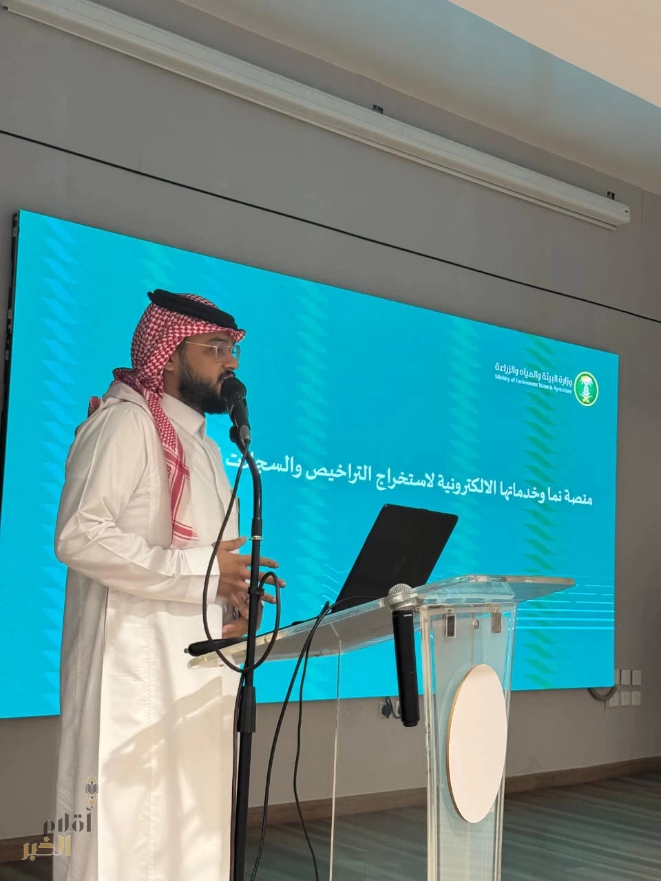بيئة جازان تنظم ورشة عمل حول منصة نما وخدماتها الإلكترونية لإصدار التصاريح والسجلات الزراعية.